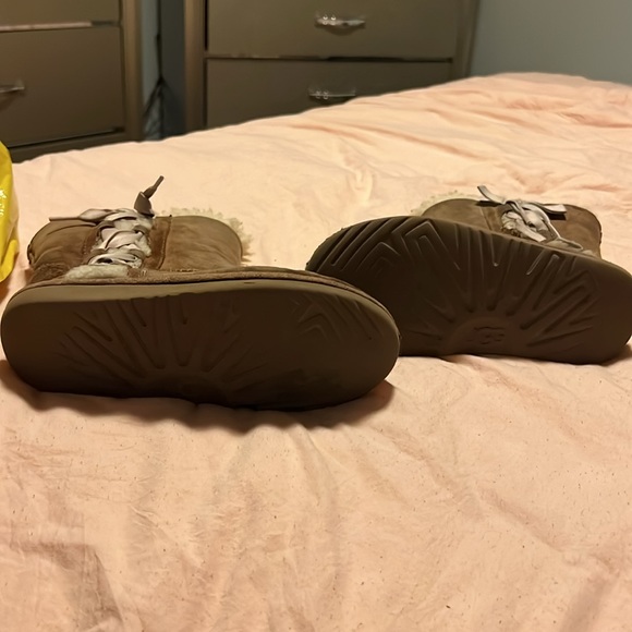 Little girls uggs - Picture 4 of 4